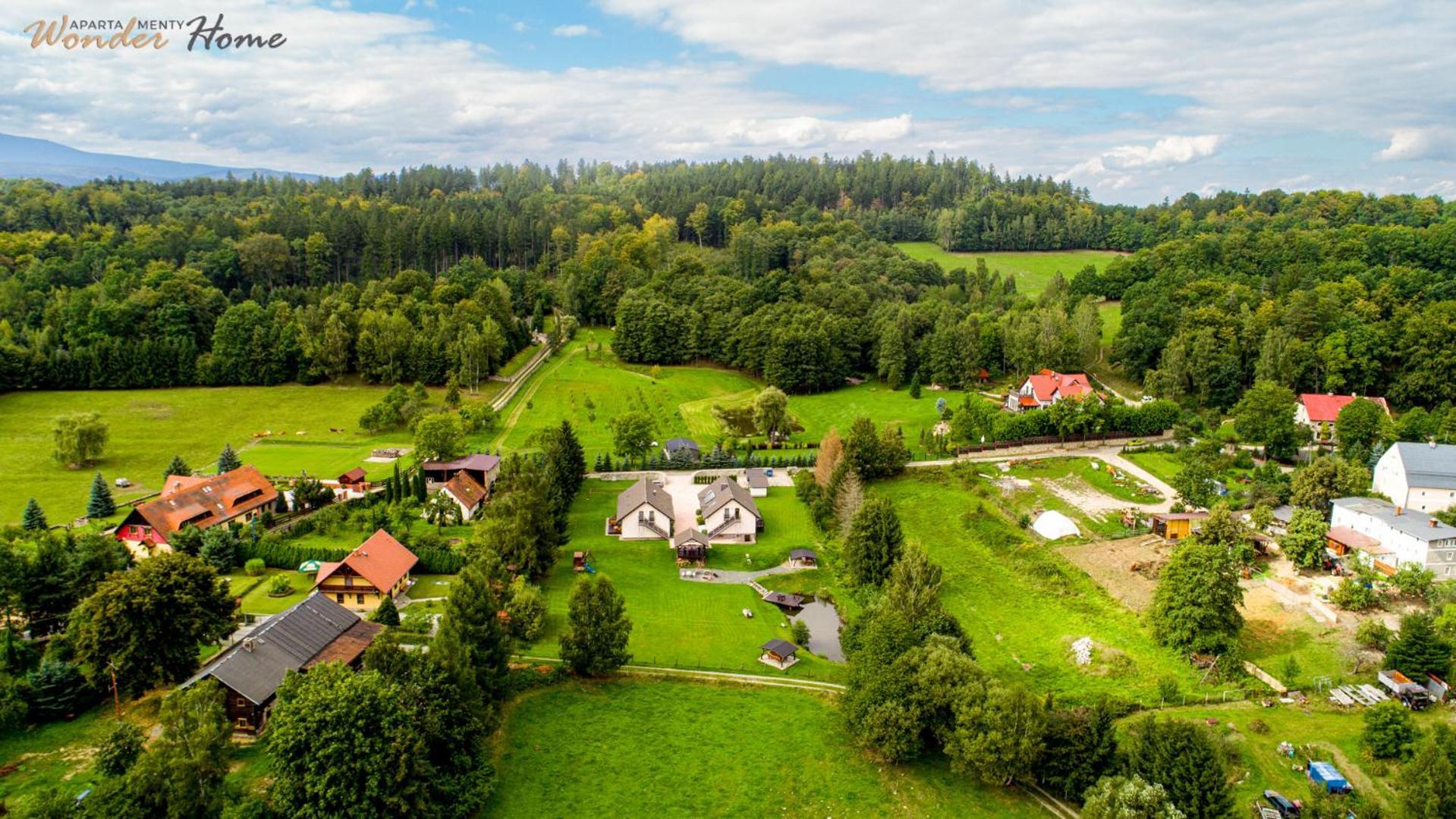 Apartamenty Czerwony Dworek - Duzy Teren Zielony, Plac Zabaw, Miejsce Na Grilla I Staw Z Mozliwoscia Wedkowania, Boisko Mysłakowice Dış mekan fotoğraf